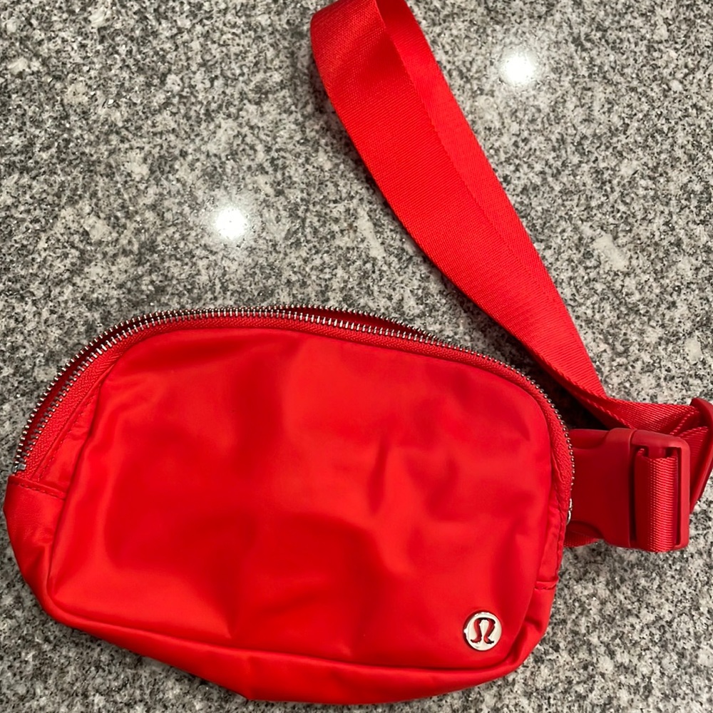 Lululemon belt bag